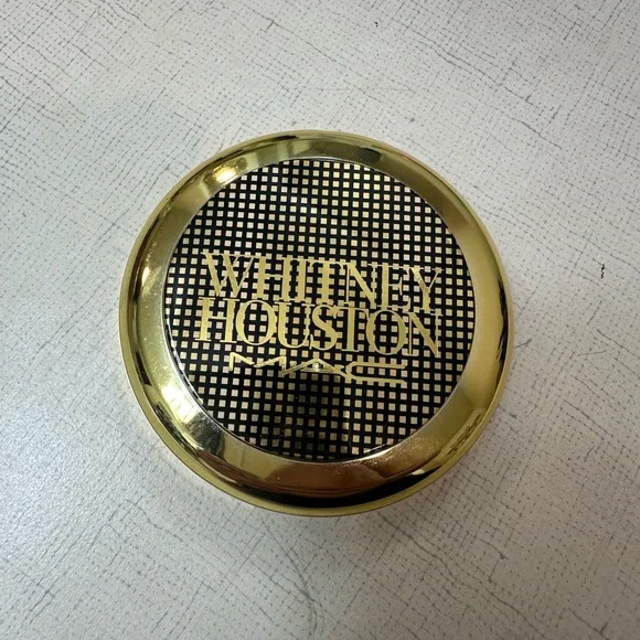 🐝 MAC WHITNEY HOUSTON “JUST WHITNEY “ SKIN FINISH - Picture 2 of 6